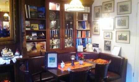 Ein Tisch im Cafe